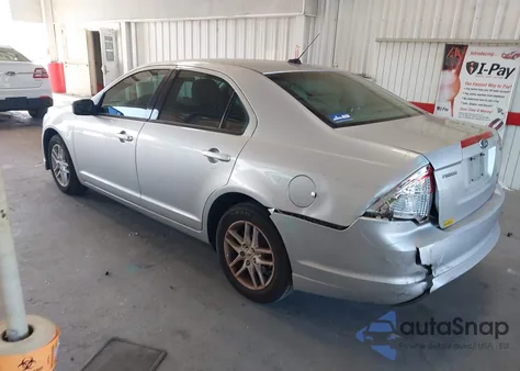 2011 Ford Fusion S из США, поврежденный, VIN 3FAHP0GA9BR239780